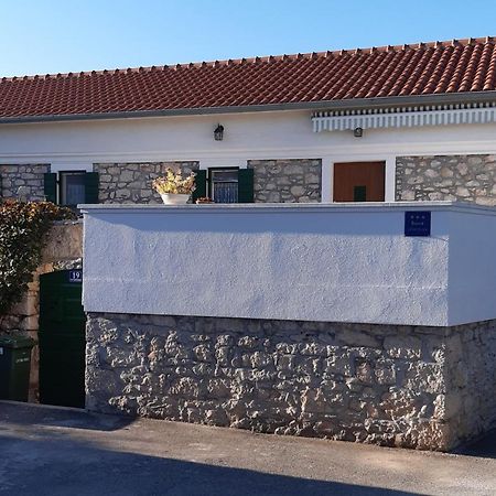 Apartments With A Parking Space Lukoran Exterior foto